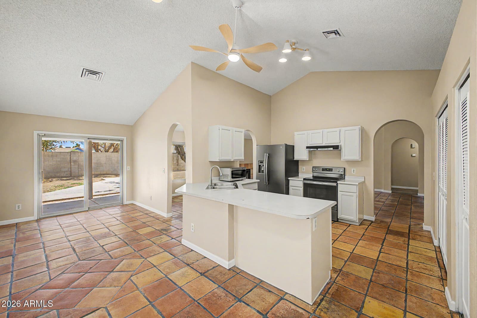 6433 W KINGS Avenue, Glendale, AZ 85306 — photo 14 of 36
