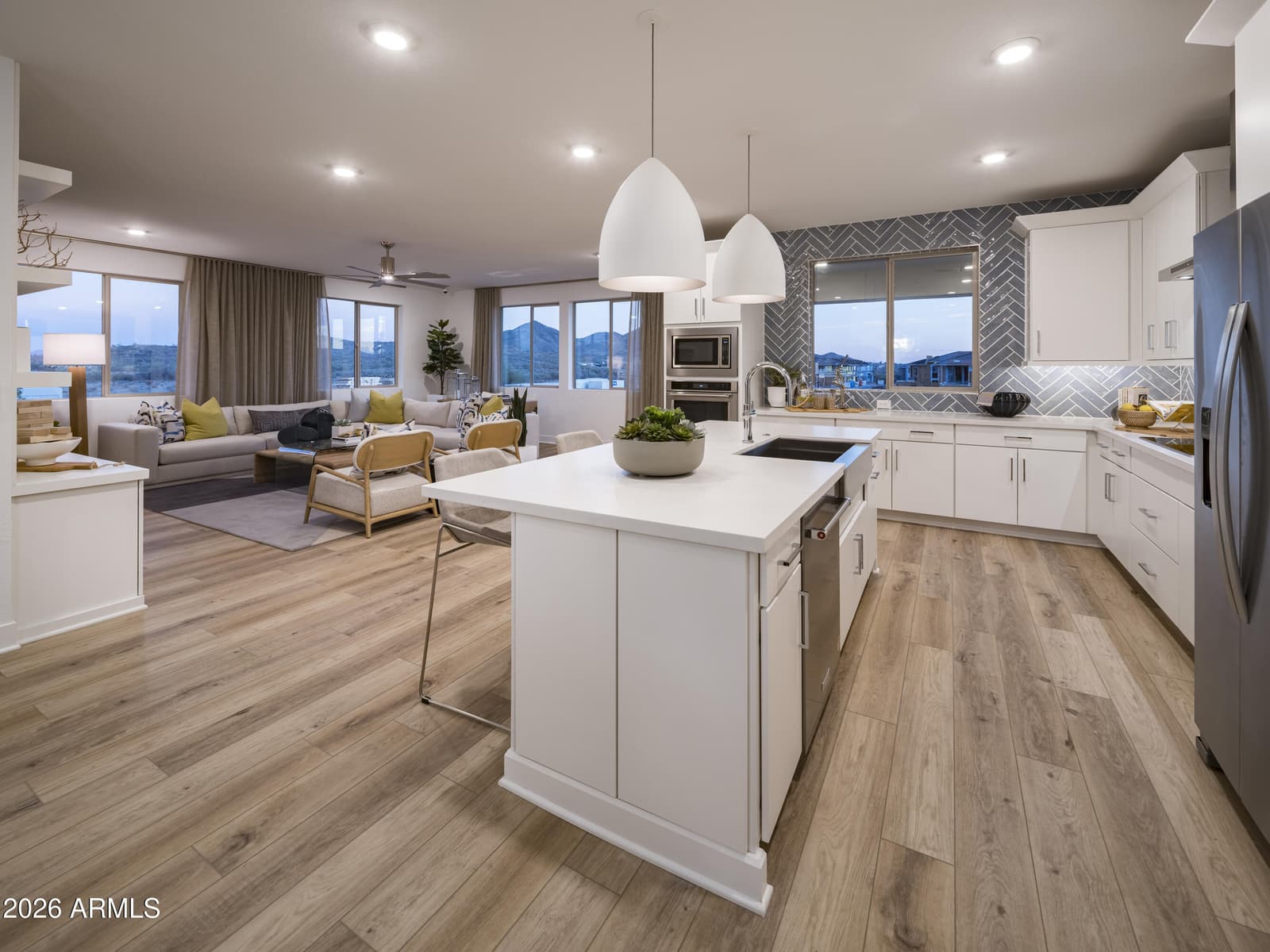 2121 W SONORAN DESERT Drive 168, Phoenix, AZ 85085