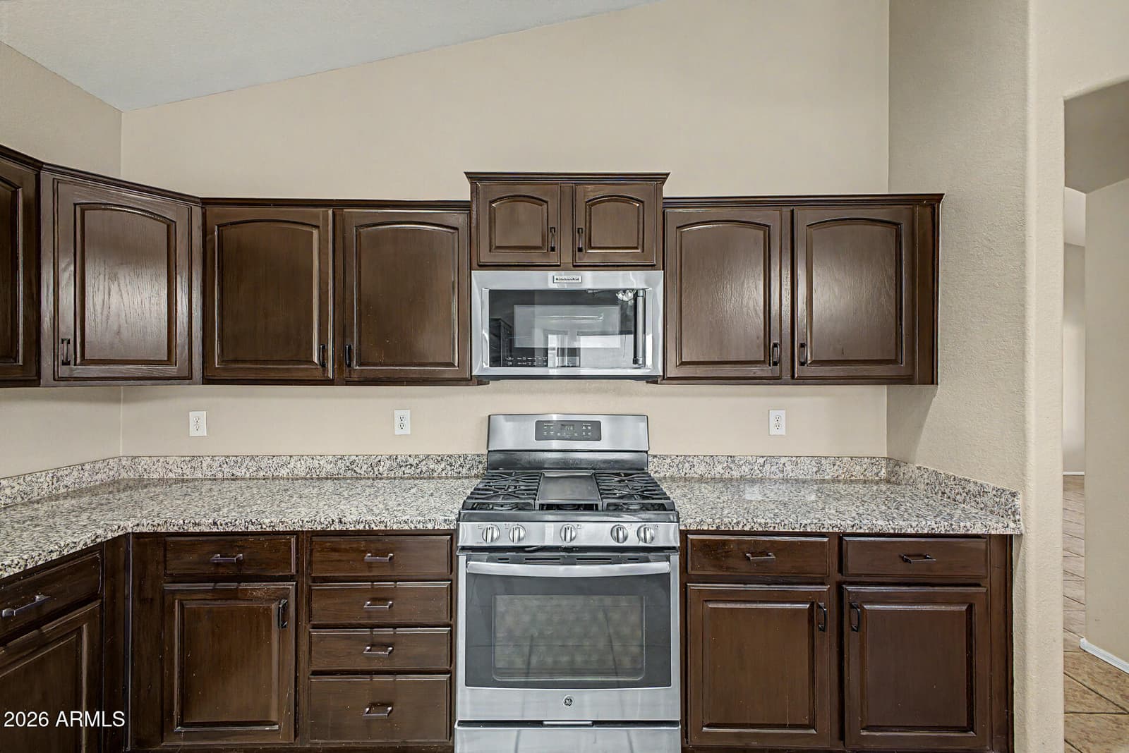 24511 S SADDLETREE Drive, Sun Lakes, AZ 85248 — photo 11 of 42