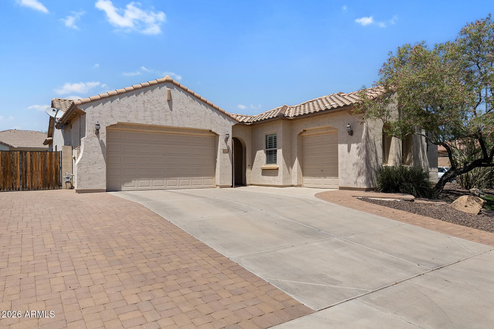 5530 W DESPERADO Way, Phoenix, AZ 85083 — photo 4 of 62
