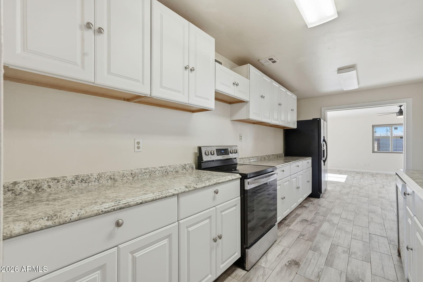 209 E MCMURRAY Boulevard, Casa Grande, AZ 85122 — photo 14 of 35