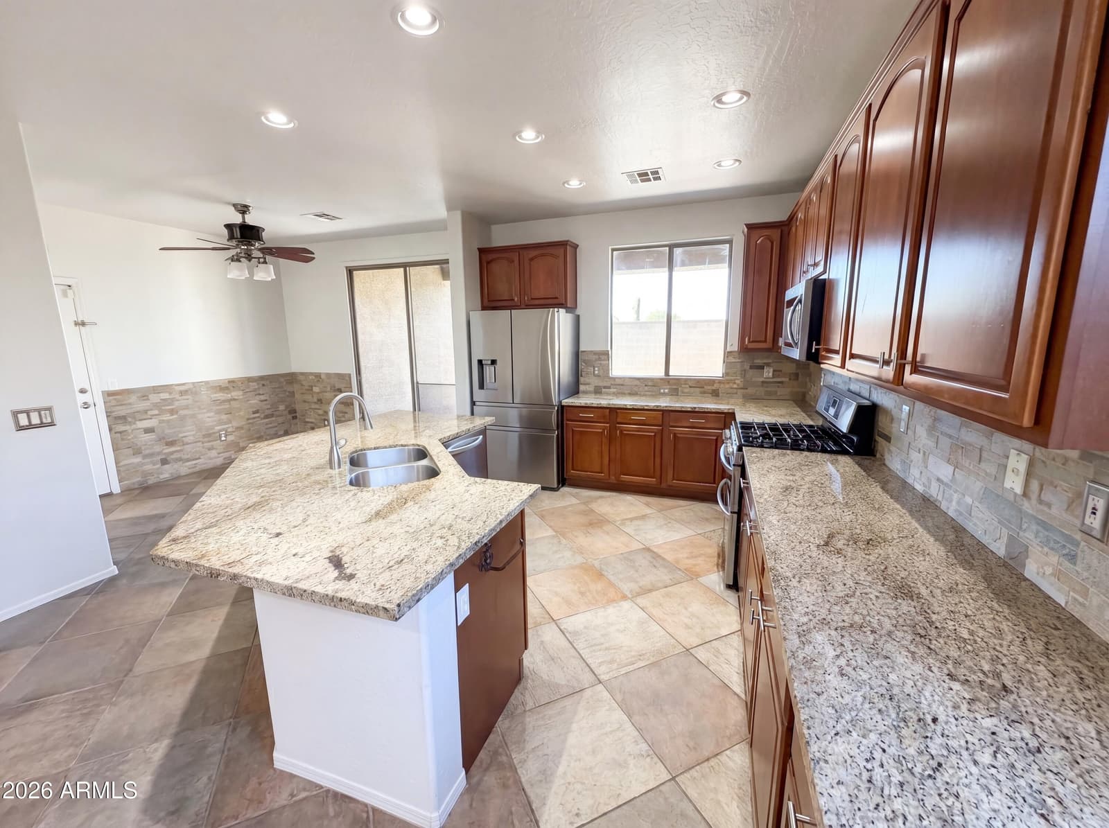 2513 W FLORENTINE Road, Phoenix, AZ 85086 — photo 2 of 38