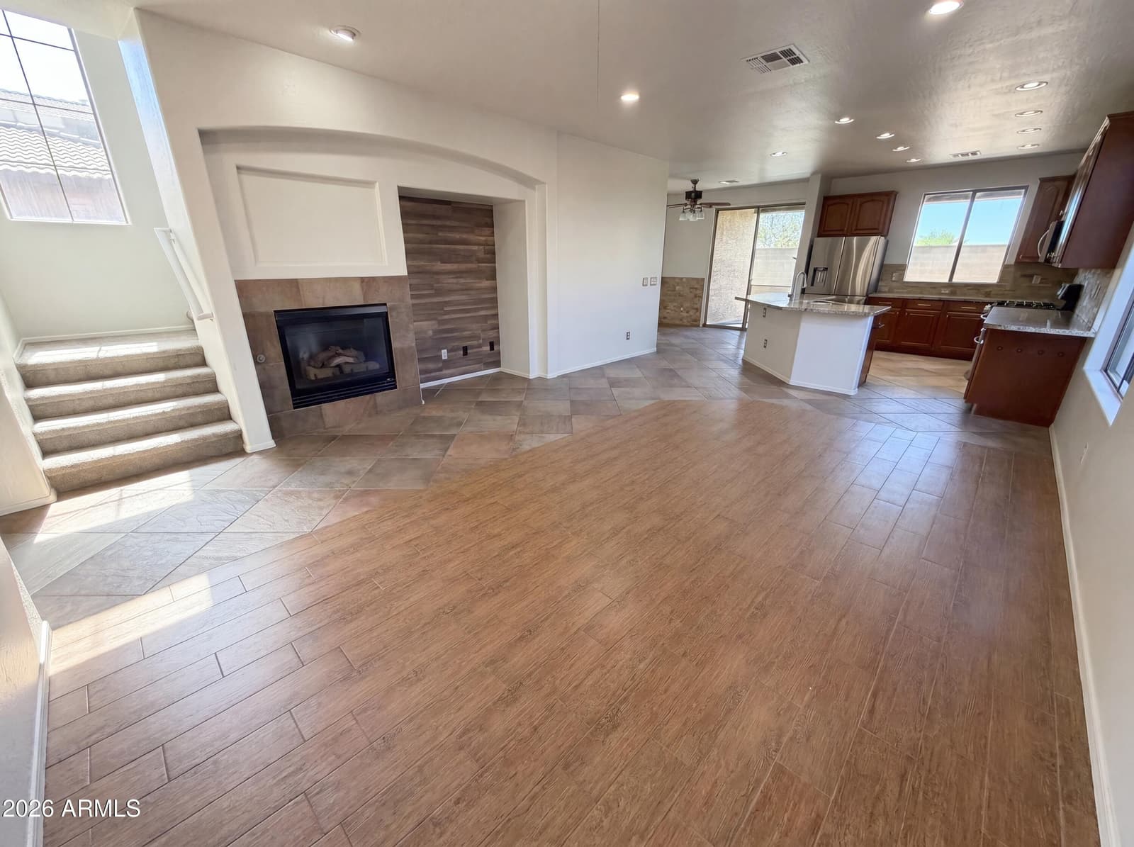 2513 W FLORENTINE Road, Phoenix, AZ 85086 — photo 3 of 38