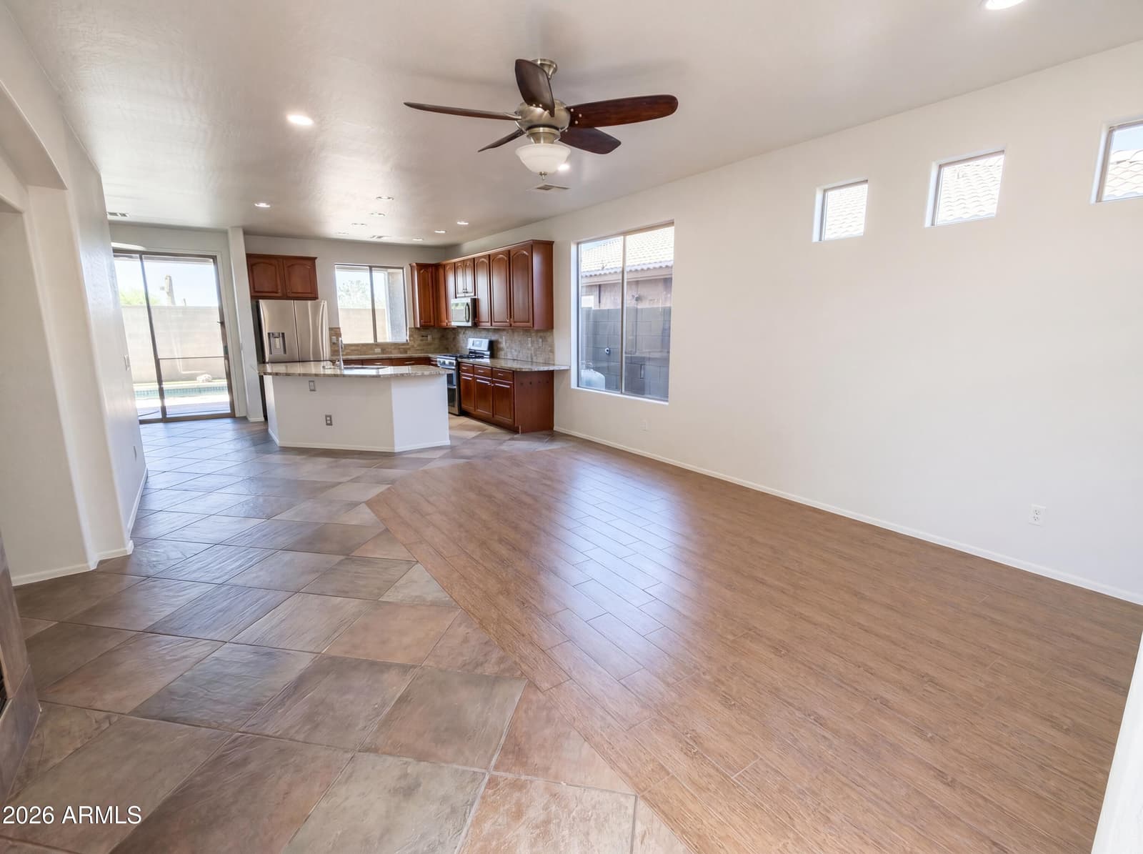 2513 W FLORENTINE Road, Phoenix, AZ 85086 — photo 10 of 38