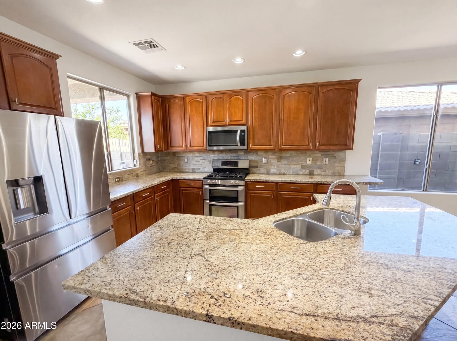 2513 W FLORENTINE Road, Phoenix, AZ 85086 — photo 15 of 38