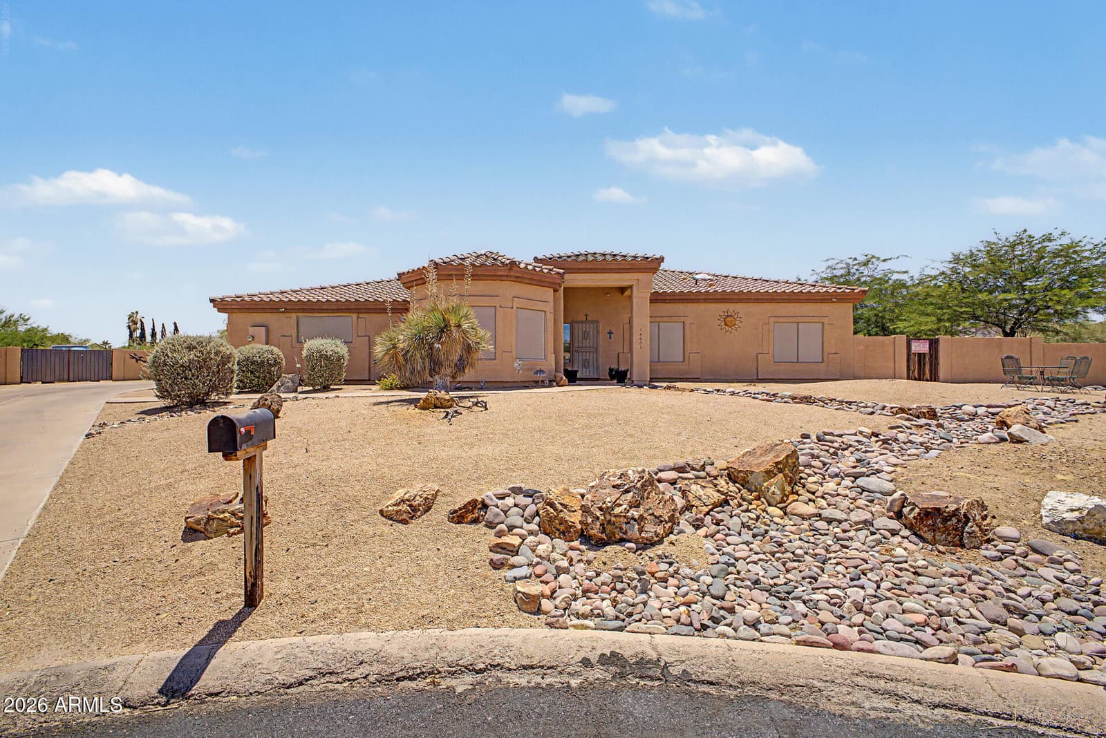 14601 N Dickens Court, Fountain Hills, AZ 85268 — photo 2 of 47