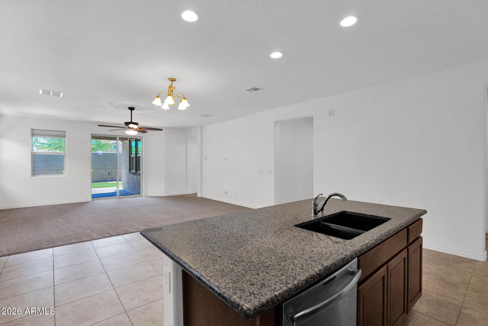 10631 E WAVELENGTH Avenue, Mesa, AZ 85212 — photo 8 of 34