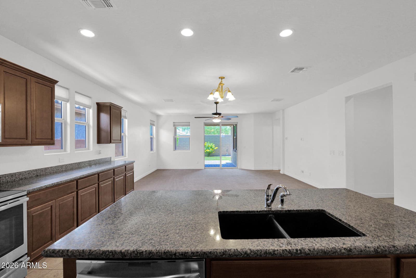 10631 E WAVELENGTH Avenue, Mesa, AZ 85212 — photo 9 of 34