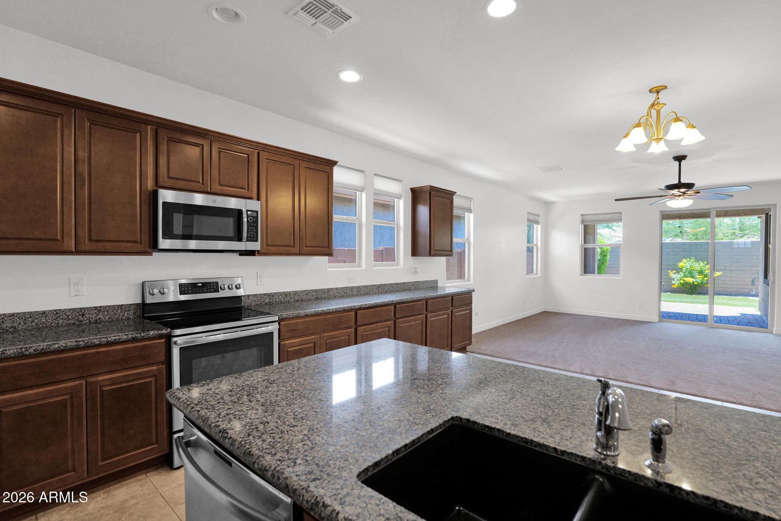 10631 E WAVELENGTH Avenue, Mesa, AZ 85212 — photo 10 of 34