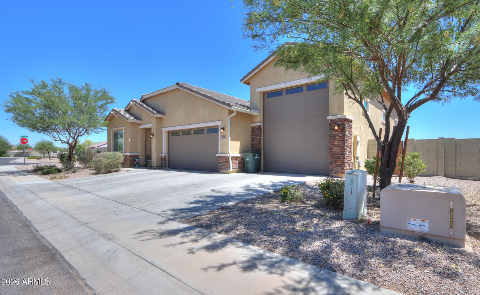 489 E EMERALD Drive, Casa Grande, AZ 85122 — photo 3 of 50