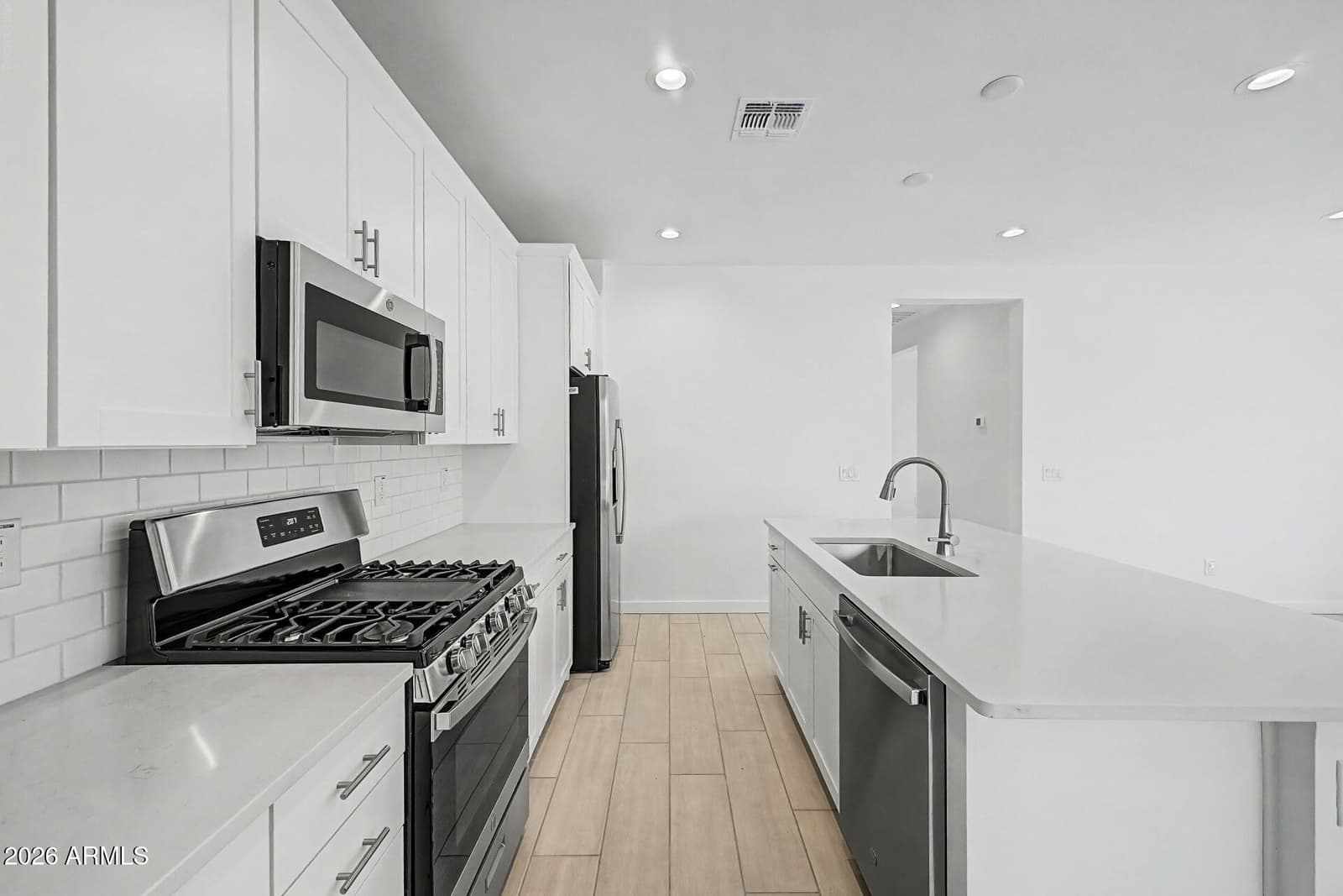 8038 W GRANADA Road, Phoenix, AZ 85035 — photo 5 of 38