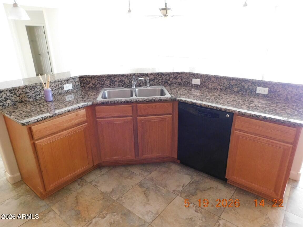 5445 N SCOTTSDALE Road, Eloy, AZ 85131 — photo 10 of 48