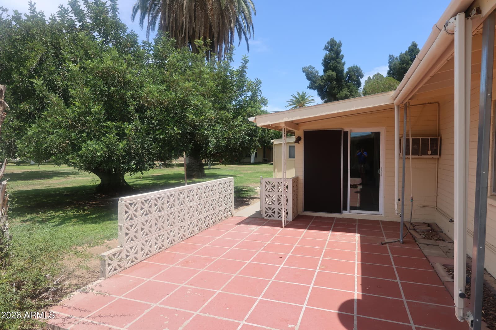 10222 W SNEAD Circle S, Sun City, AZ 85351 — photo 11 of 29