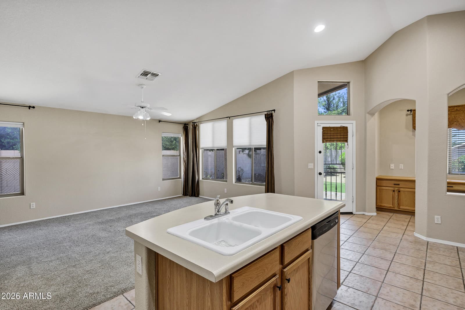 2116 S JOPLIN, Mesa, AZ 85209 — photo 12 of 34
