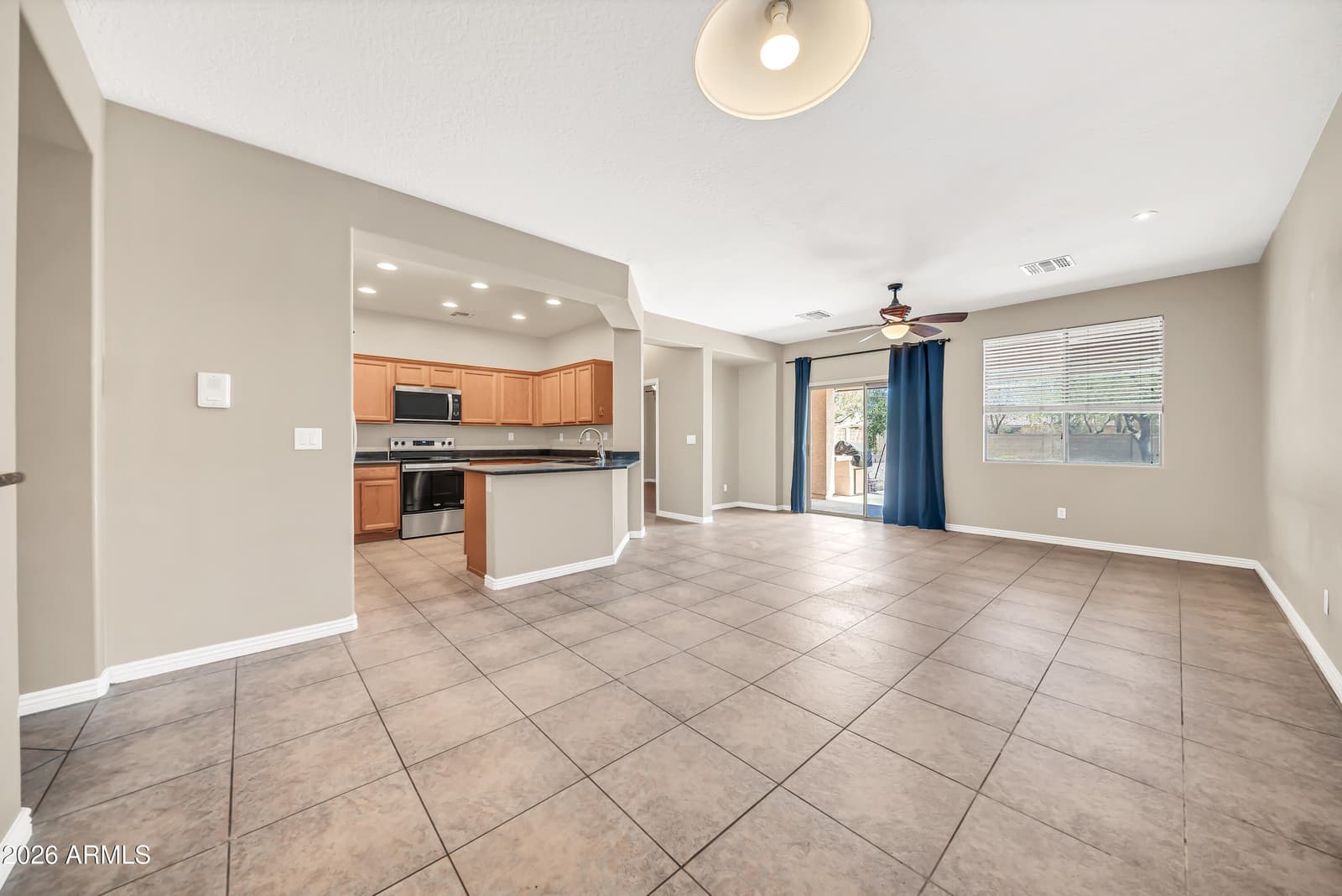 39517 N HILLERMAN Way, Phoenix, AZ 85086 — photo 11 of 48