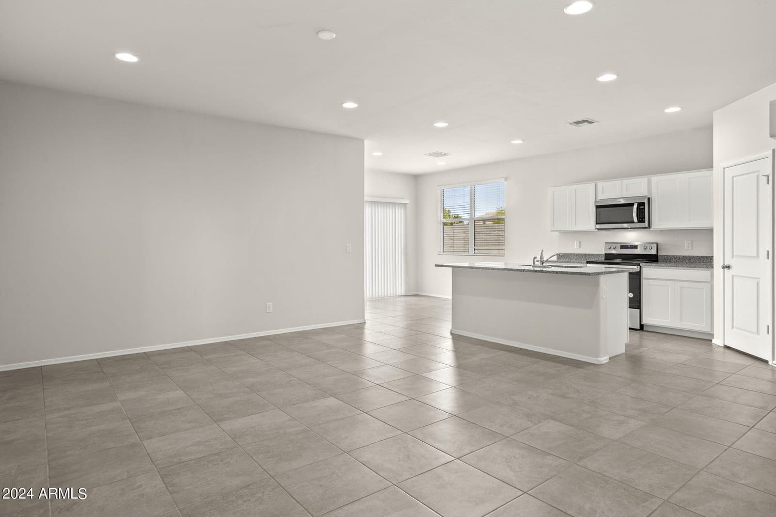 1429 W WALTON Avenue, Coolidge, AZ 85128 — photo 4 of 32