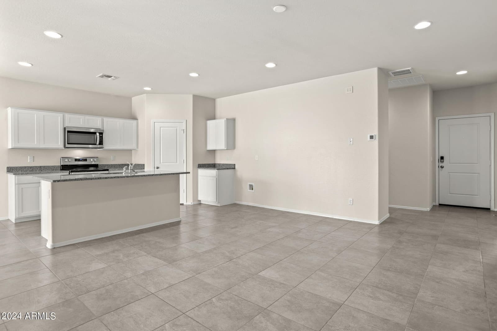 1429 W WALTON Avenue, Coolidge, AZ 85128 — photo 5 of 32