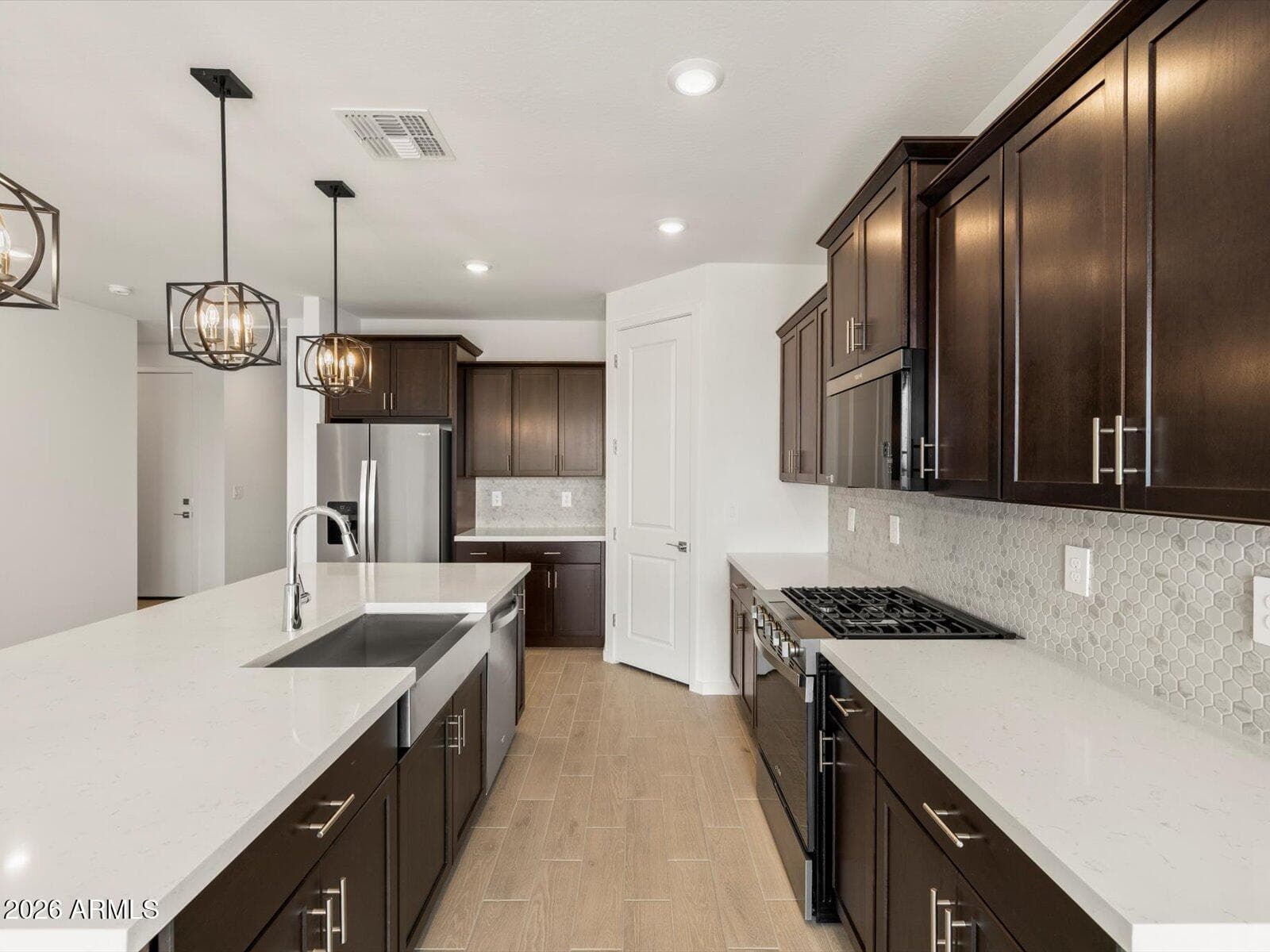 10819 W JONES Avenue, Tolleson, AZ 85353