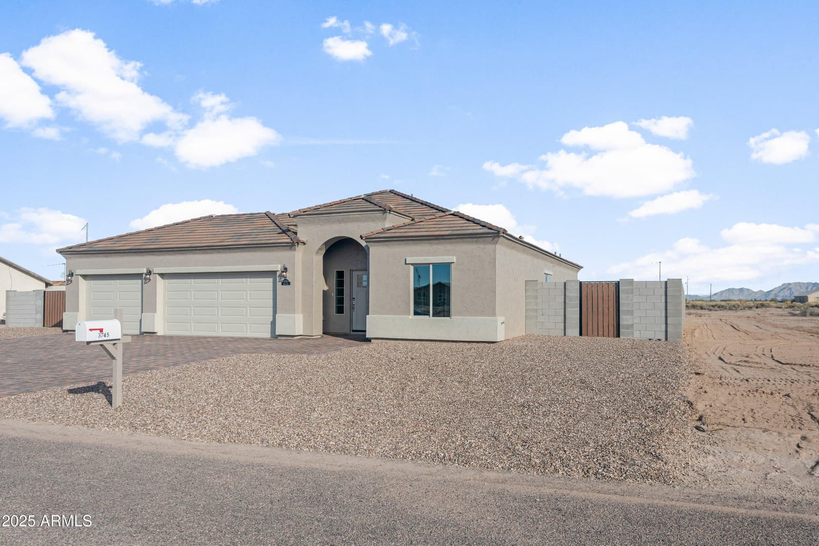 4050 N KIOHA Drive, Eloy, AZ 85131 — photo 4 of 32