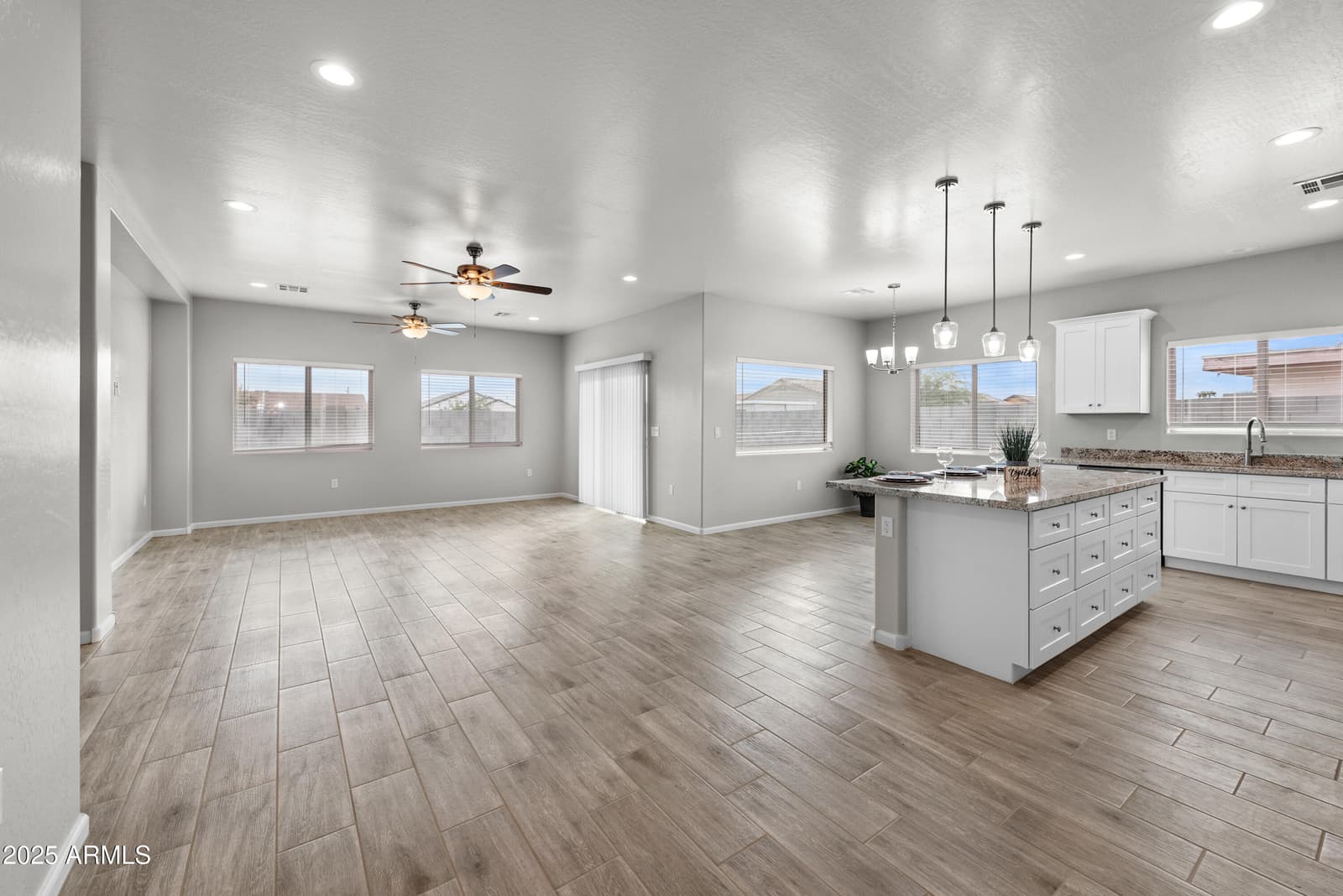 4050 N KIOHA Drive, Eloy, AZ 85131 — photo 8 of 32