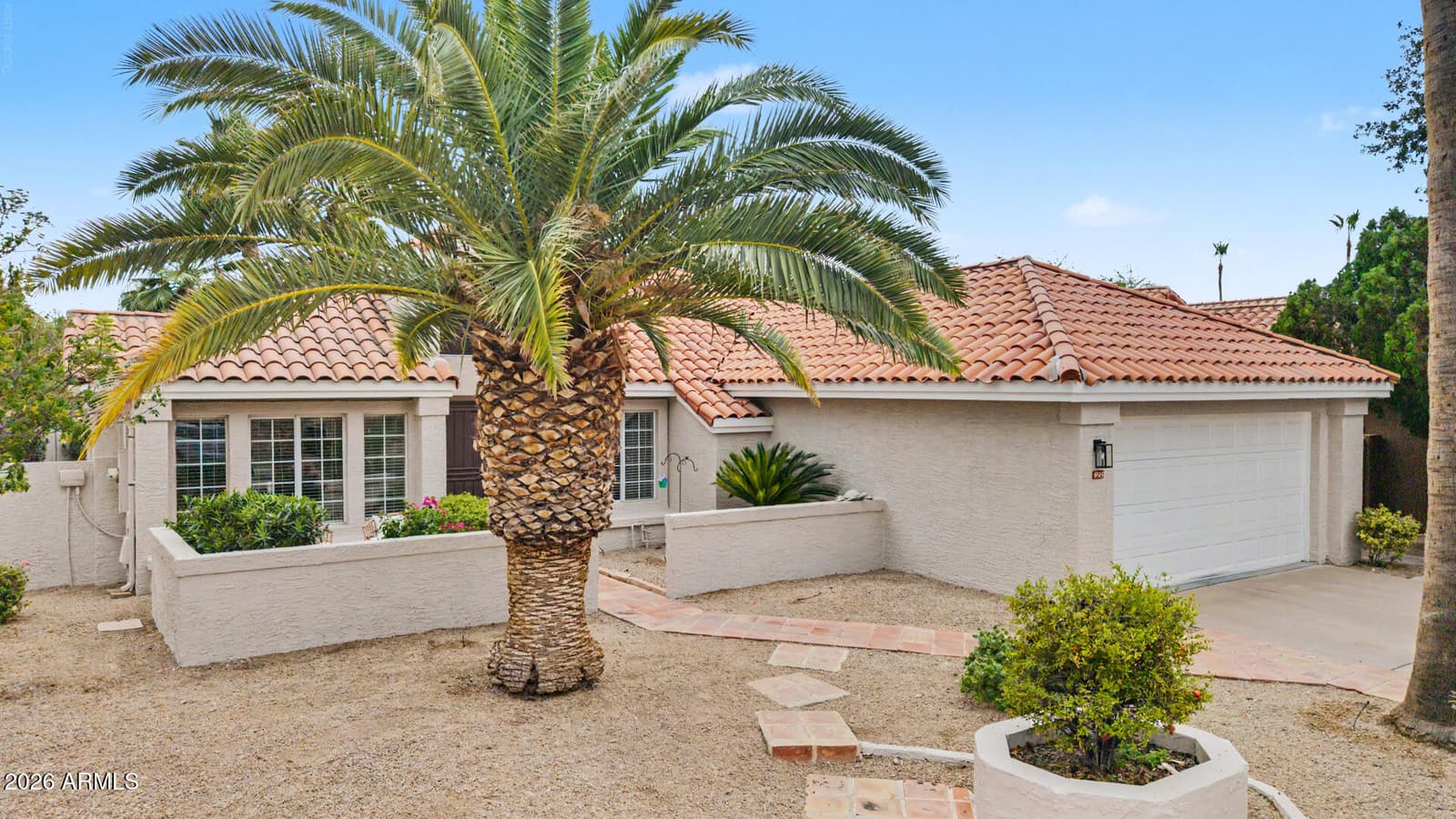 8515 S MAPLE Avenue, Tempe, AZ 85284 — photo 1 of 33