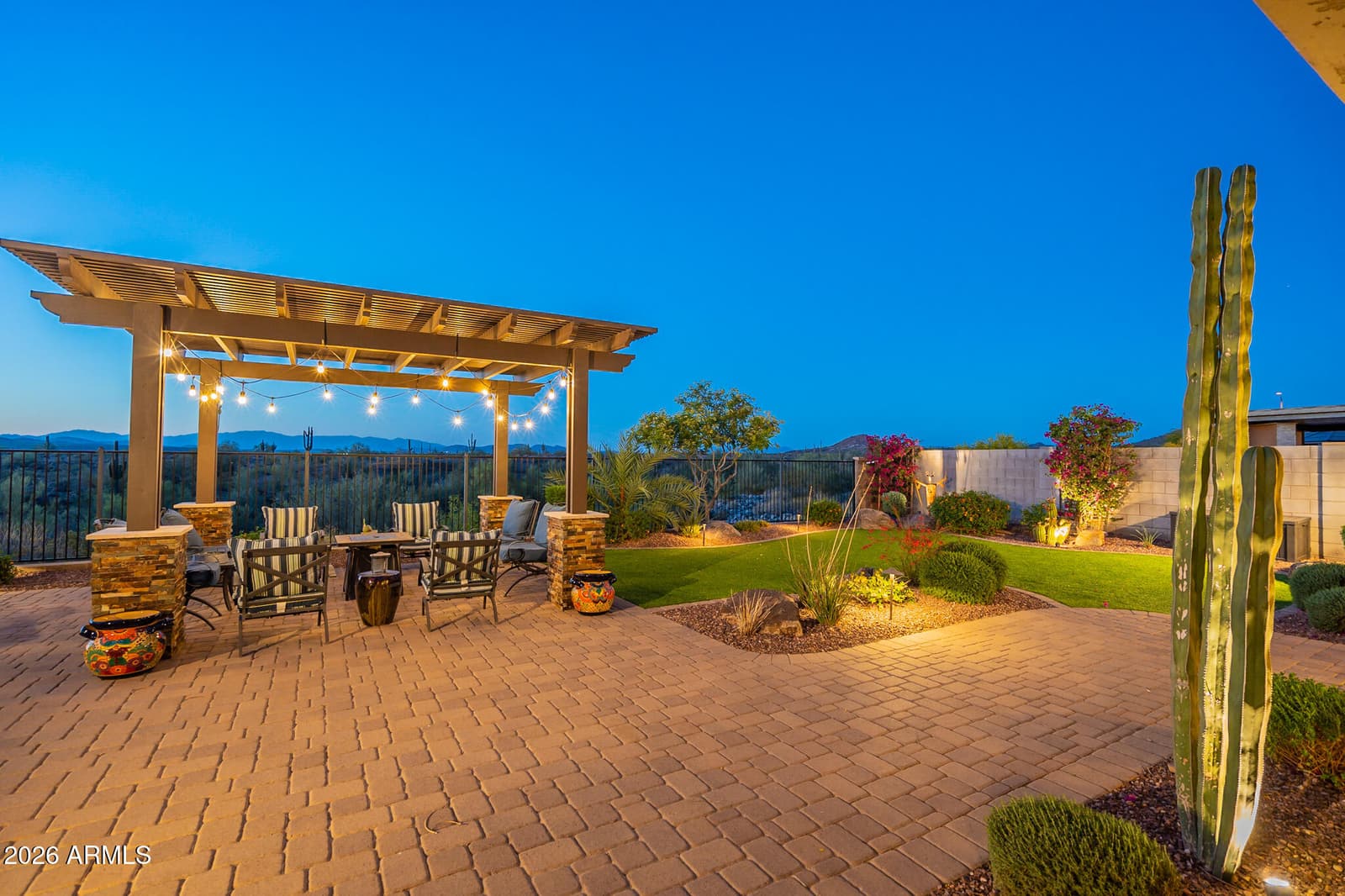 9934 W White Feather Lane, Peoria, AZ 85383 — photo 10 of 127