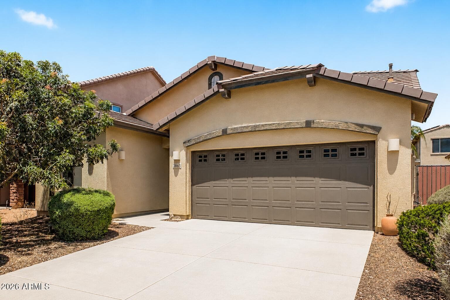 3862 E NARROWLEAF Drive, Gilbert, AZ 85298 — photo 1 of 48