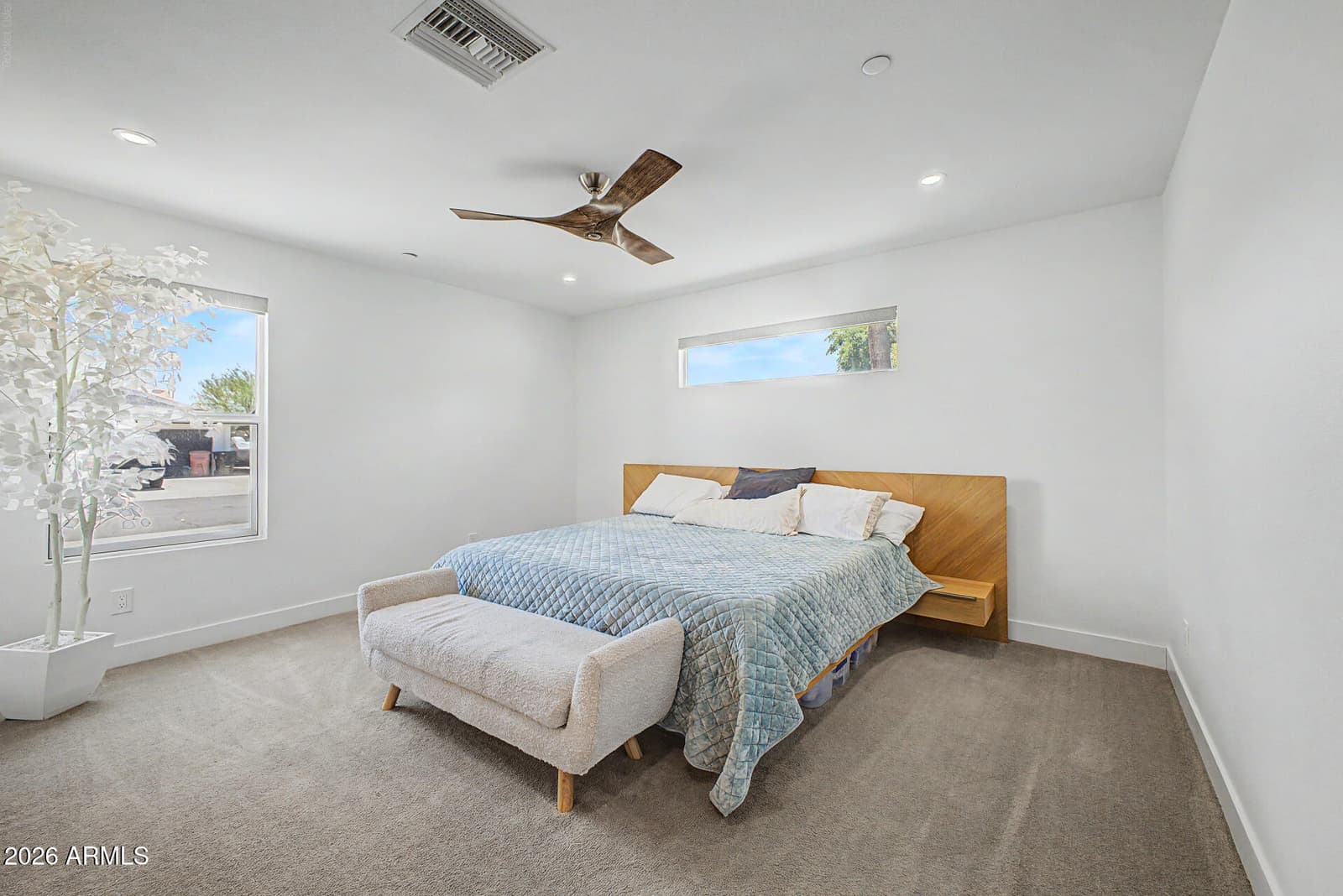 8720 E WHITTON Avenue, Scottsdale, AZ 85251 — photo 12 of 23