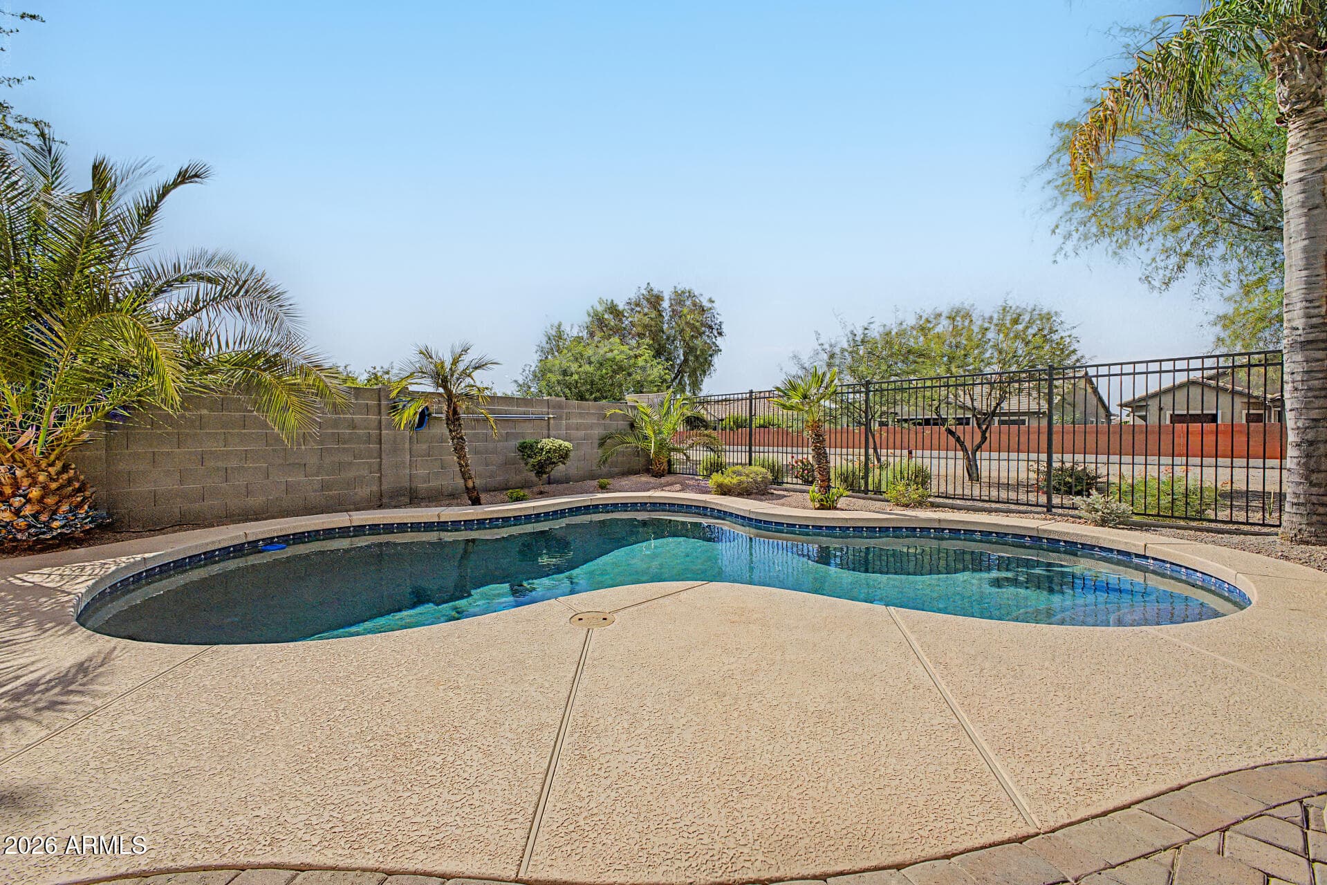 1076 E EUCLID Avenue, Gilbert, AZ 85297 — photo 5 of 58