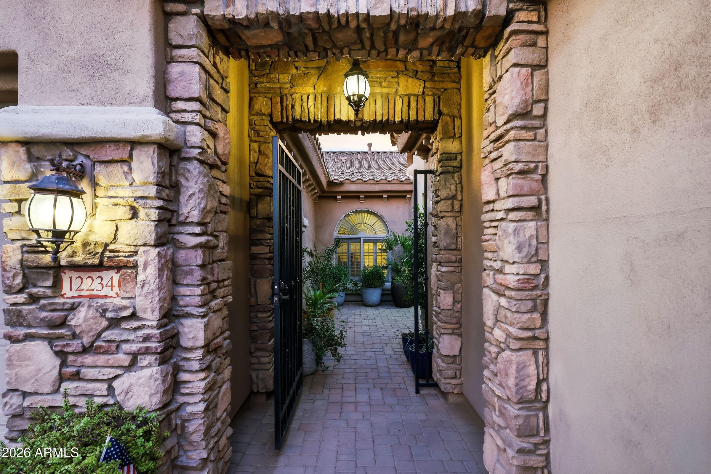 12234 W BLACKSTONE Court, Peoria, AZ 85383 — photo 8 of 70