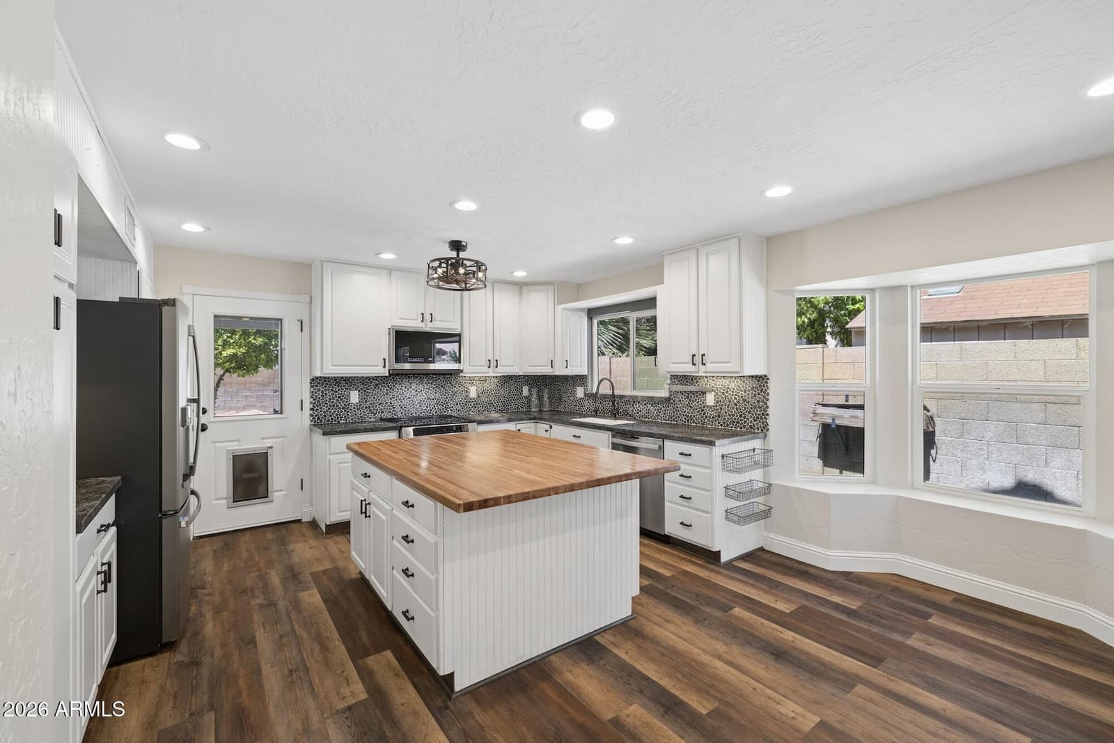 1948 E LOS ARBOLES Drive, Tempe, AZ 85284 — photo 11 of 42