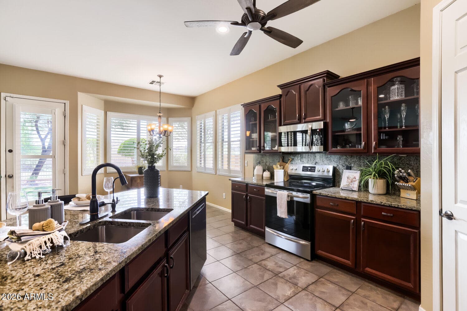 9386 S 181ST Drive, Goodyear, AZ 85338 — photo 11 of 27