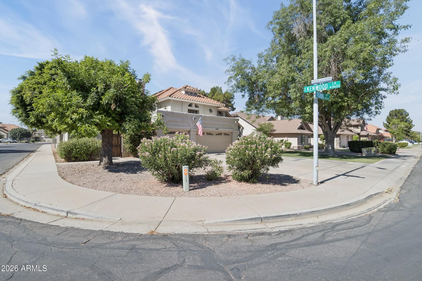 1983 E PALOMINO Drive, Tempe, AZ 85284 — photo 4 of 47