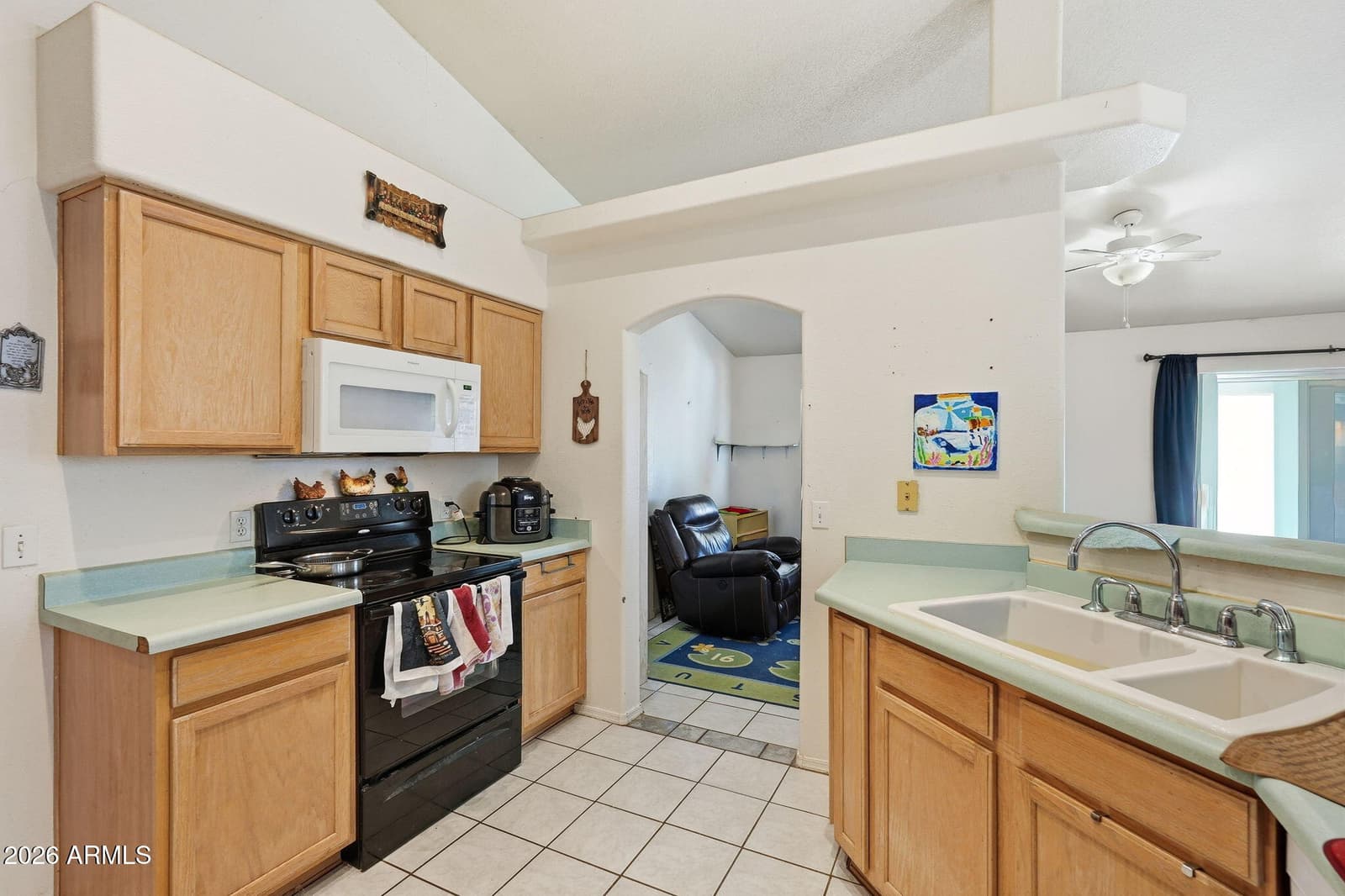 9584 W TINAJAS Drive W, Arizona City, AZ 85123 — photo 12 of 30