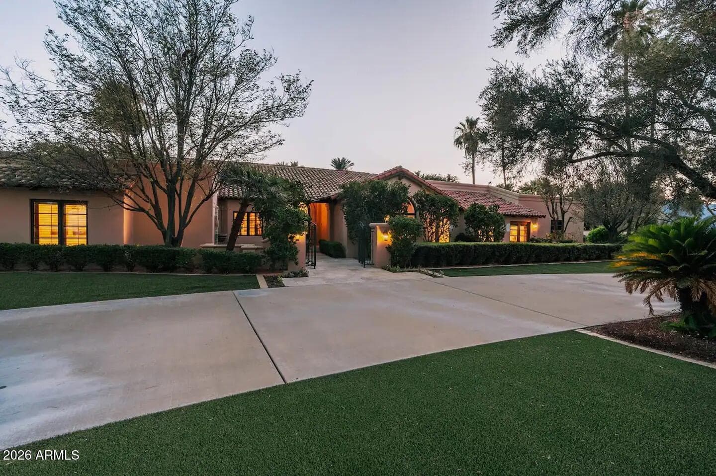 9414 N 53rd Place, Paradise Valley, AZ 85253 — photo 2 of 55
