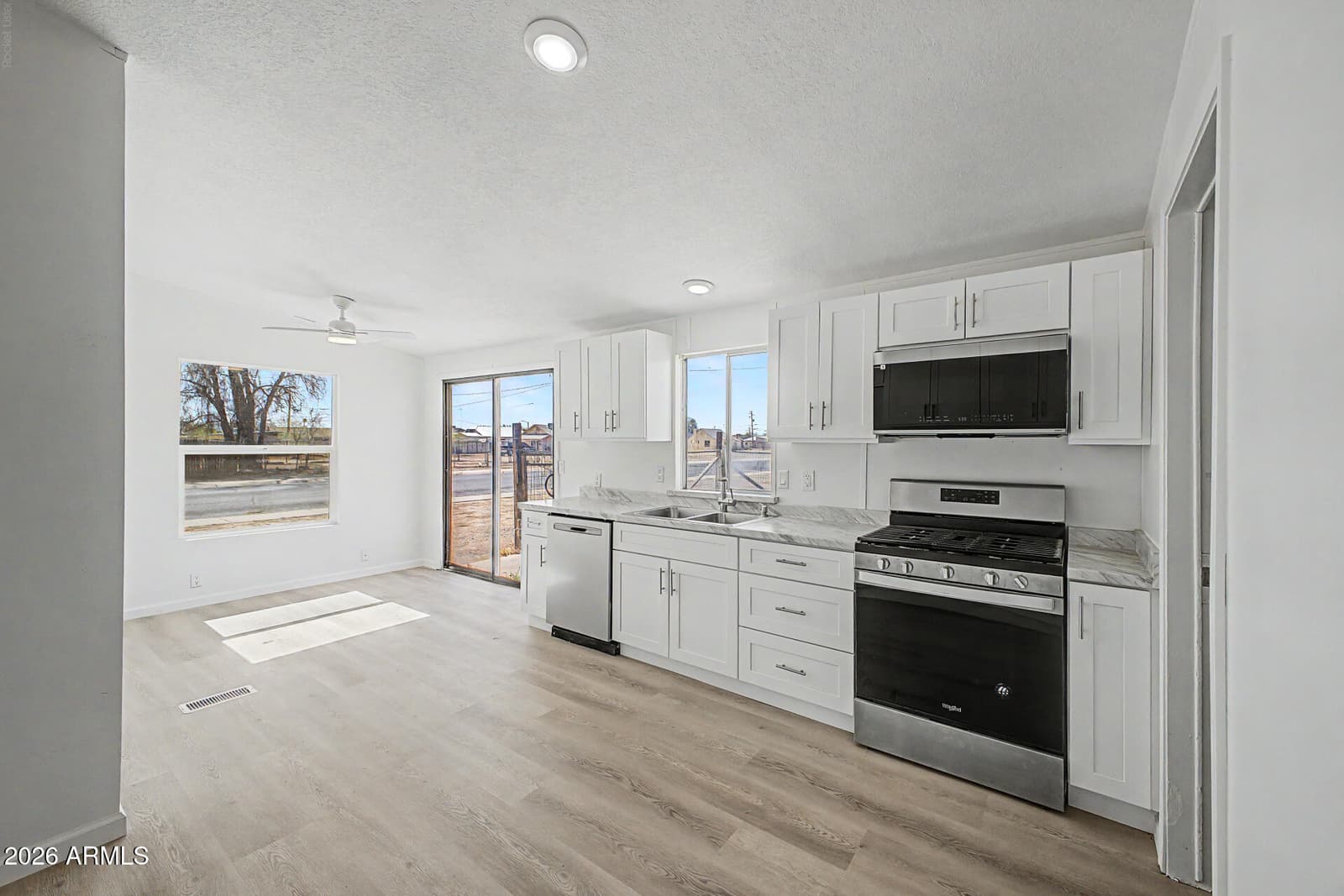 280 W Seagoe Avenue, Coolidge, AZ 85128 — photo 3 of 32
