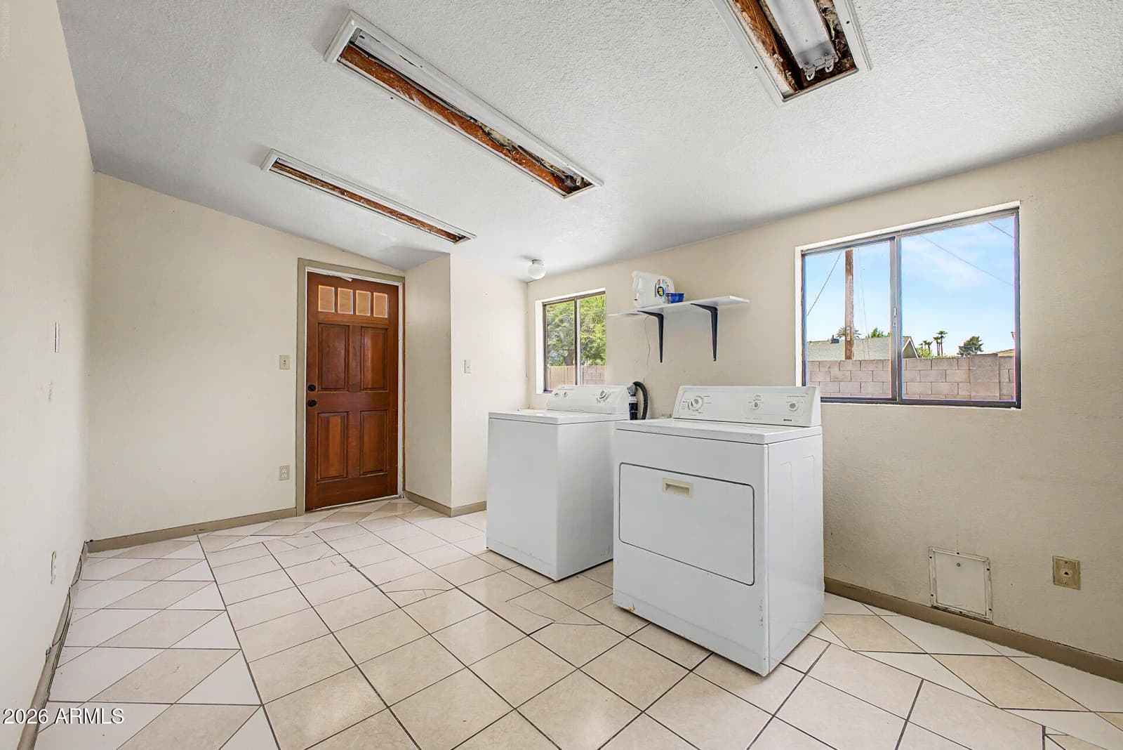 1063 E LOYOLA Drive, Tempe, AZ 85282 — photo 31 of 37