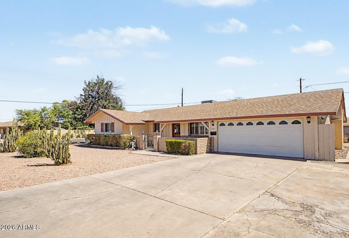1063 E LOYOLA Drive, Tempe, AZ 85282 — photo 3 of 37