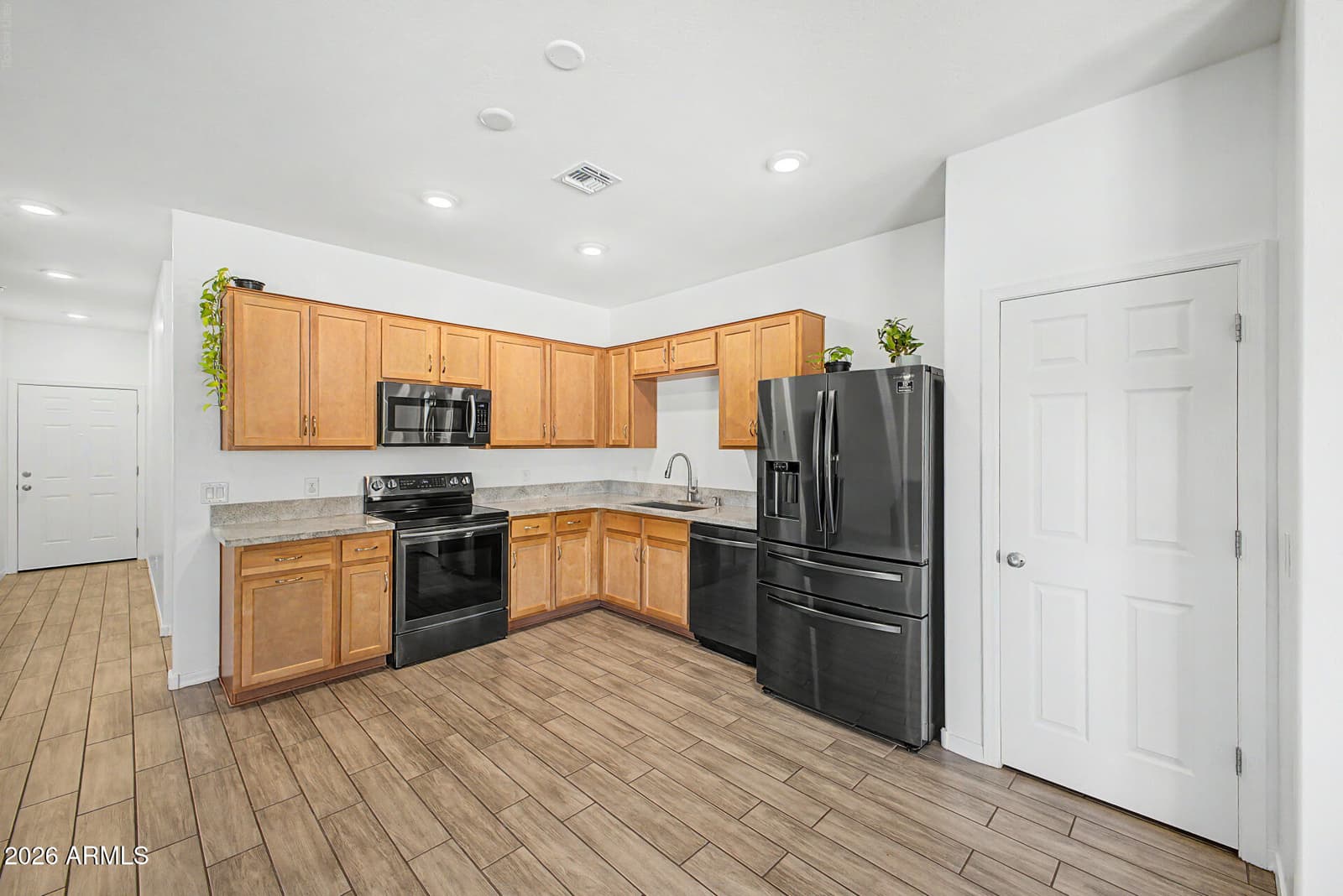 148 E ATLANTIC Drive, Casa Grande, AZ 85122 — photo 18 of 28