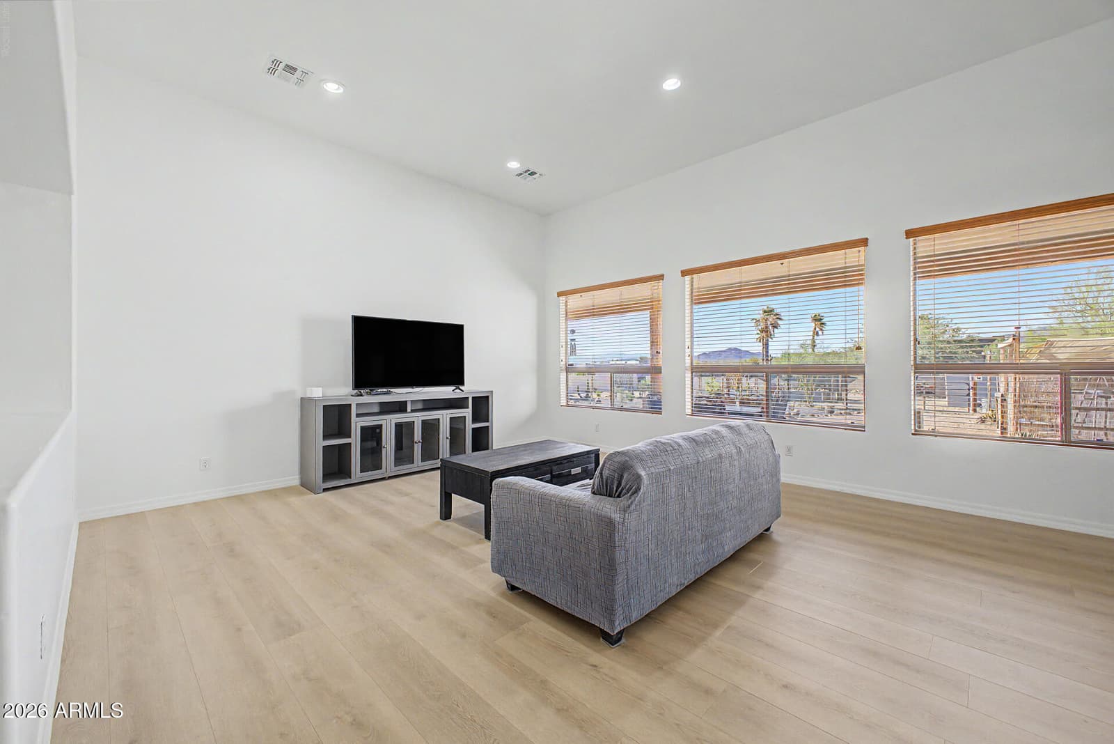 1120 E CIRCLE MOUNTAIN Road, New River, AZ 85087 — photo 12 of 61
