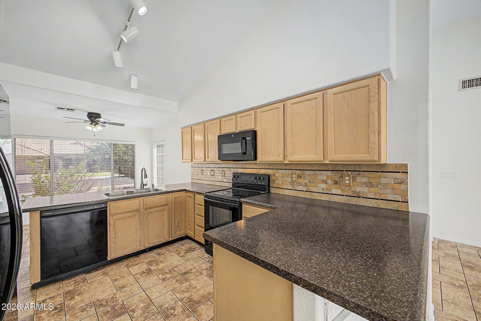 1662 E TULSA Street, Chandler, AZ 85225 — photo 16 of 43