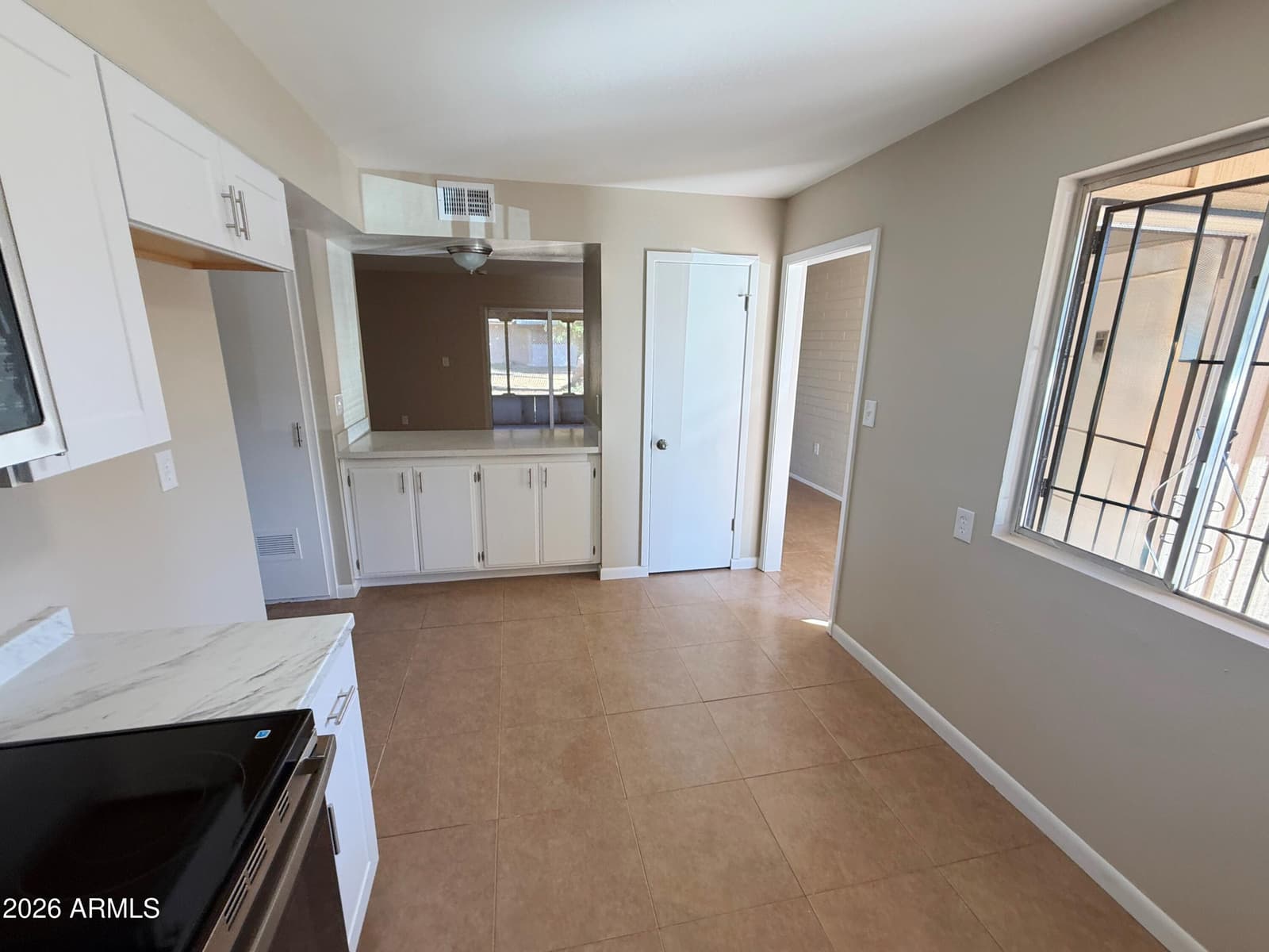 10012 W Lakeview Circle, Sun City, AZ 85351 — photo 5 of 21