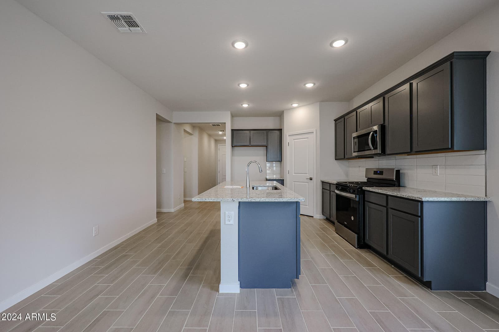 40045 W WOLF Drive, Maricopa, AZ 85138 — photo 15 of 32