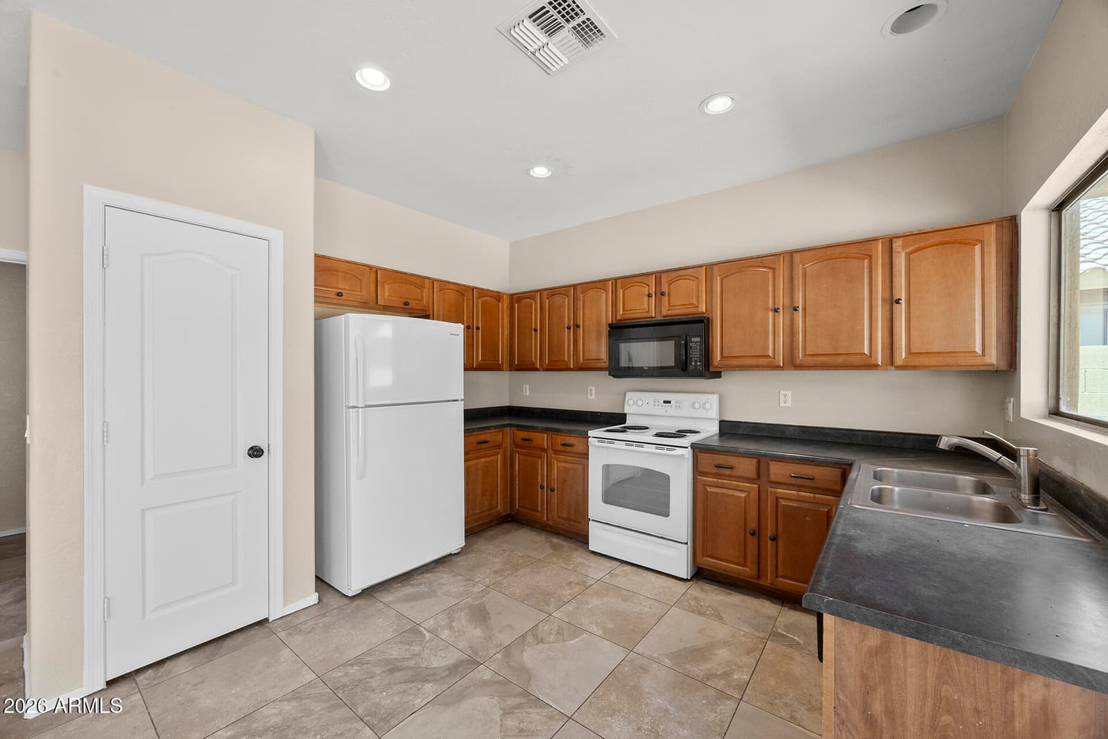 6917 S 50th Glen, Laveen, AZ 85339 — photo 15 of 43