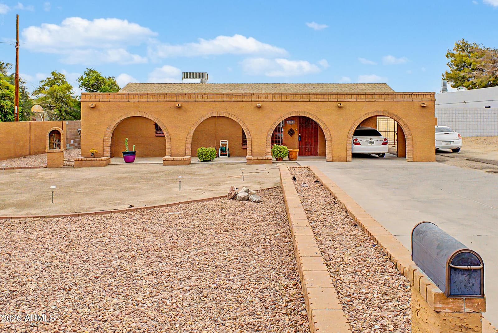 502 W SOUTHERN Avenue, Phoenix, AZ 85041