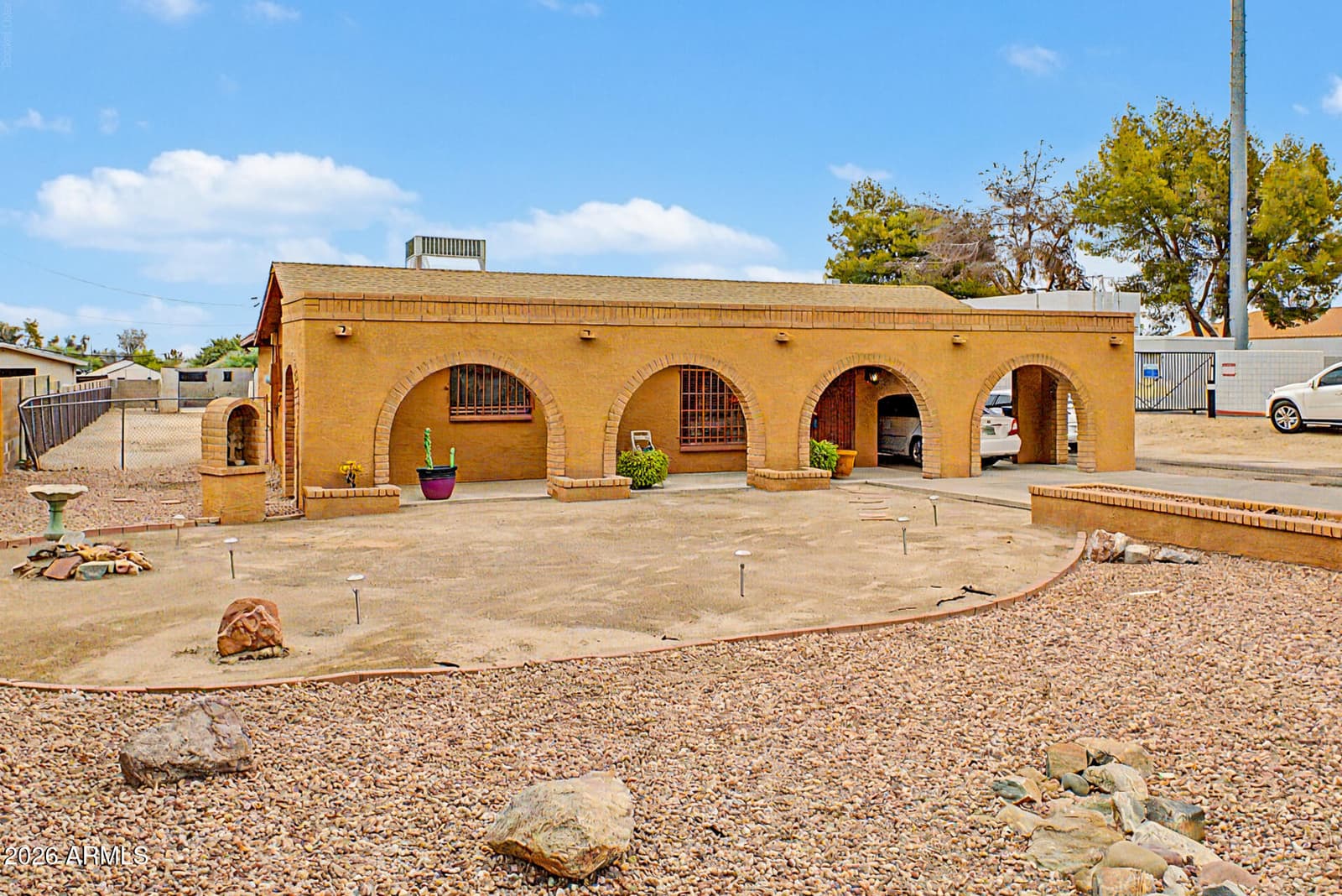 502 W SOUTHERN Avenue, Phoenix, AZ 85041 — photo 11 of 22