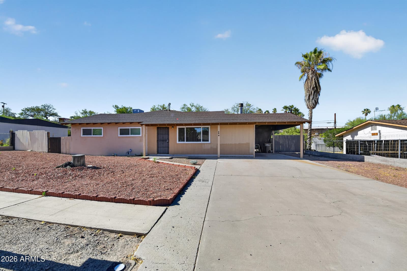 500 N OXBOW Drive, Wickenburg, AZ 85390