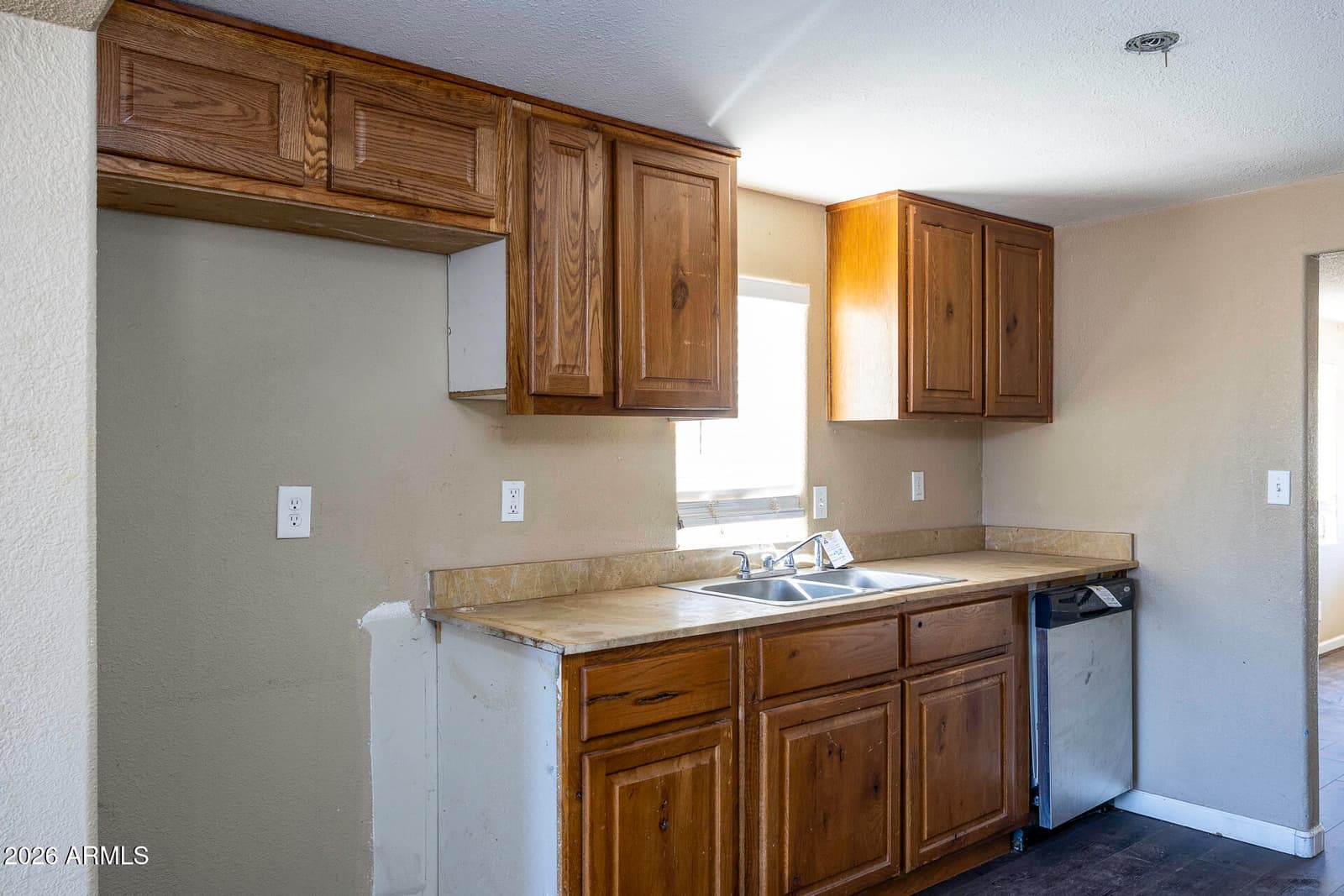 548 W DEWEY Avenue, Coolidge, AZ 85128 — photo 8 of 25