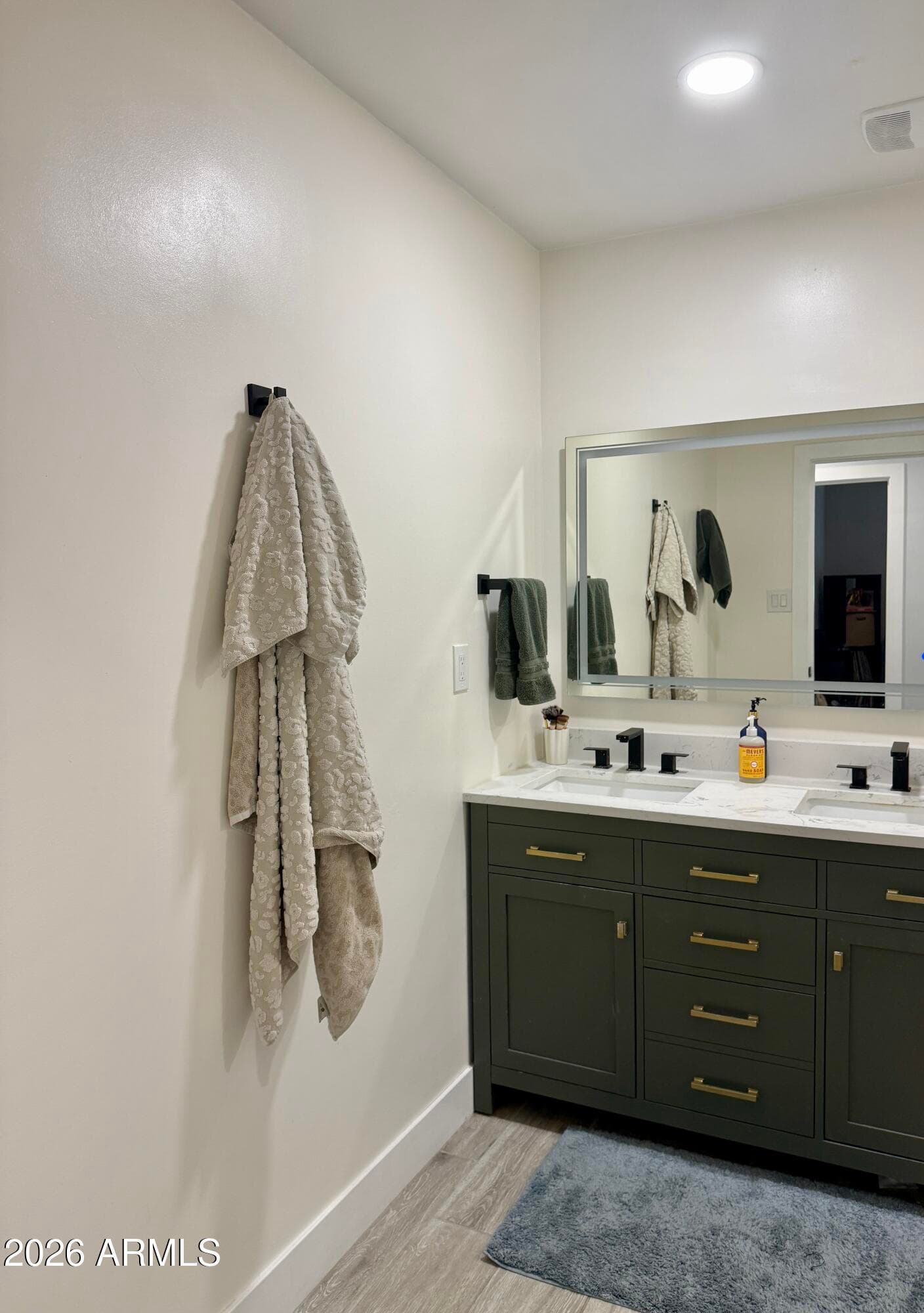 326 E PEBBLE BEACH Drive, Tempe, AZ 85282 — photo 15 of 25