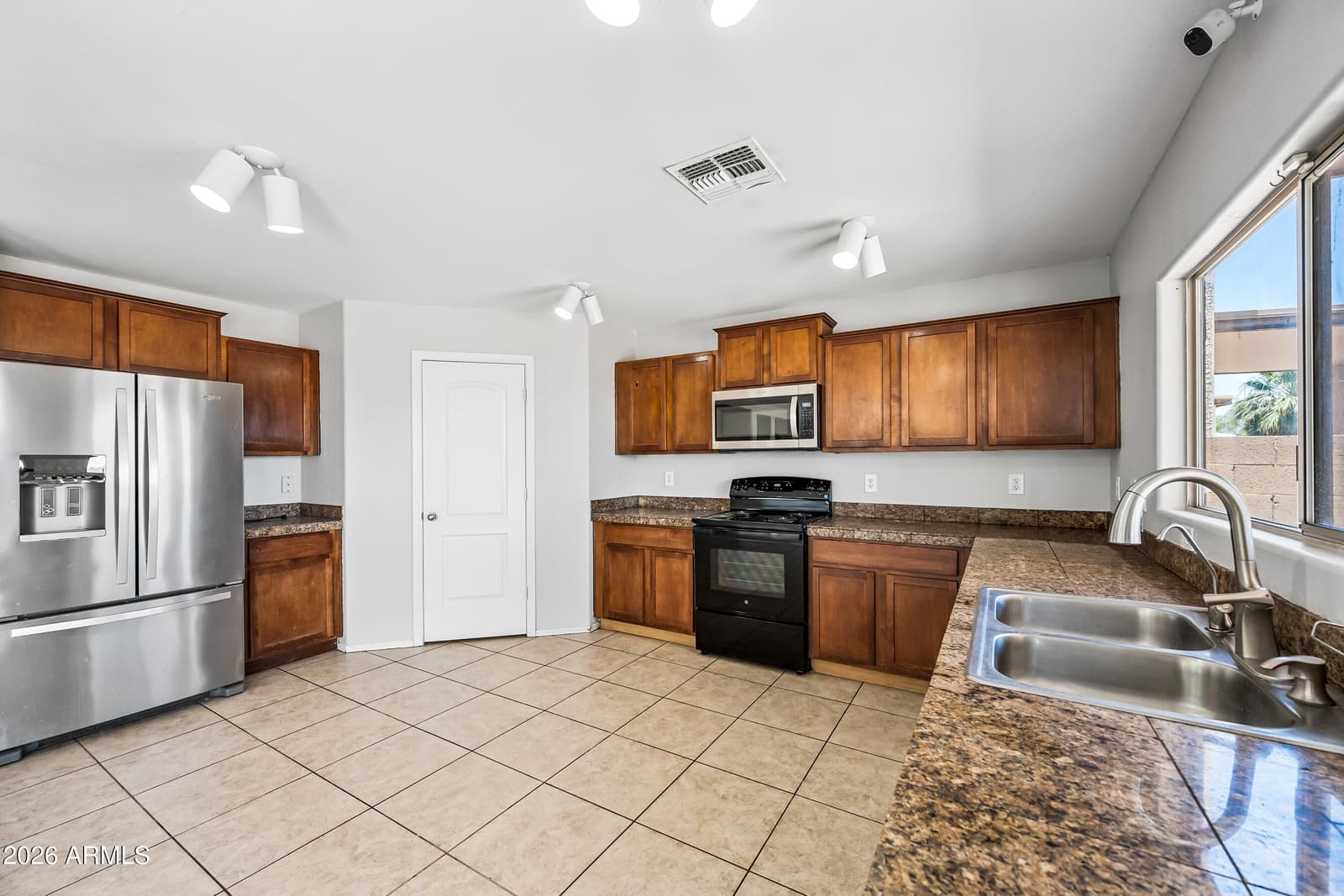 111 N CARTER RANCH Road, Coolidge, AZ 85128 — photo 8 of 40